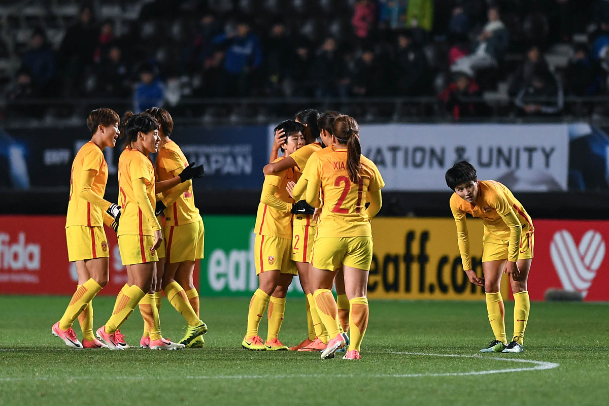 关于足球联赛女队争锋相对,赛场上酣畅淋漓的信息 关于足球联赛女队争锋相对,赛场上酣畅淋漓的信息