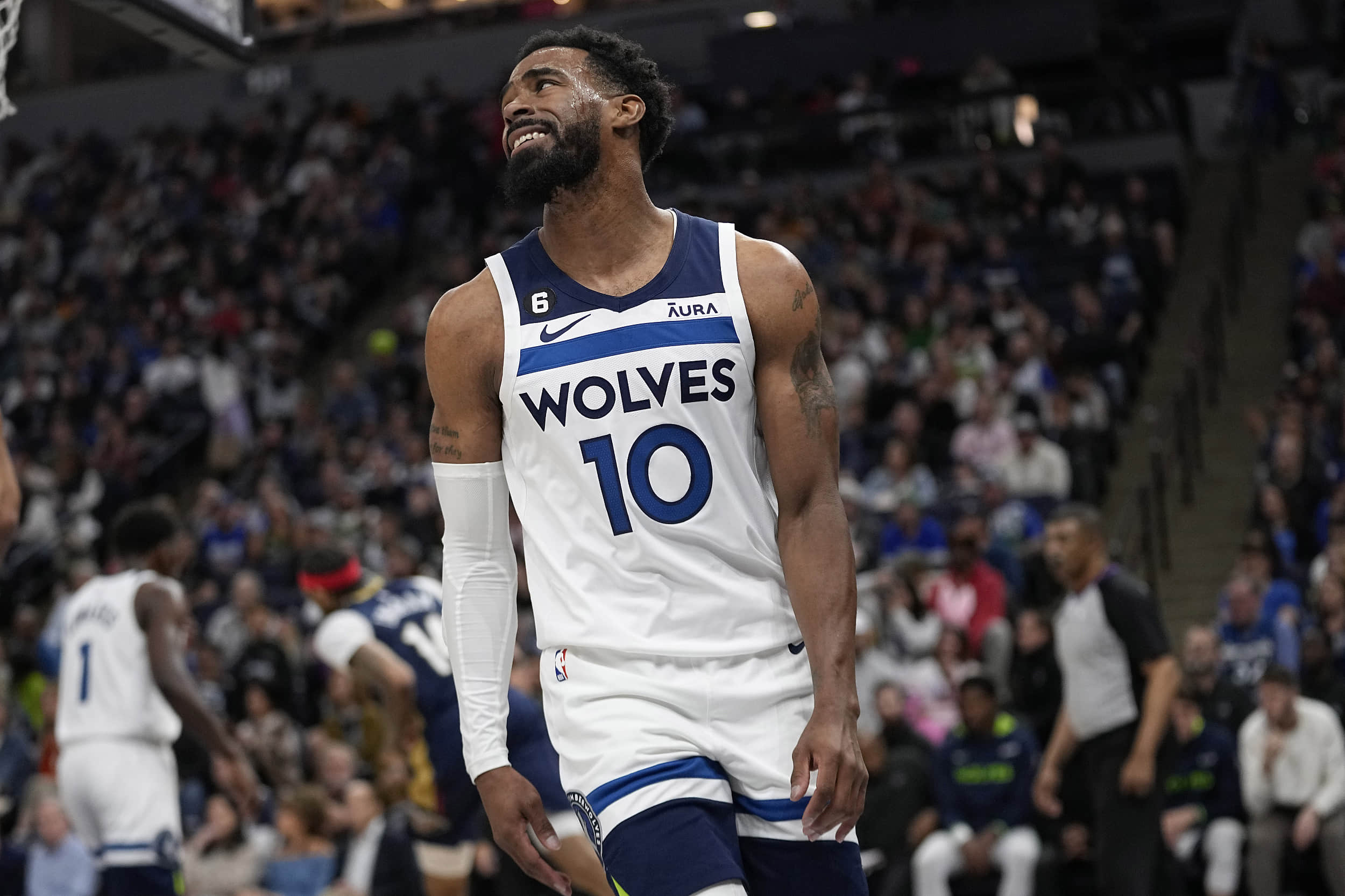 爵士胜独行侠晋级西半决赛，康利辅导球队的简单介绍