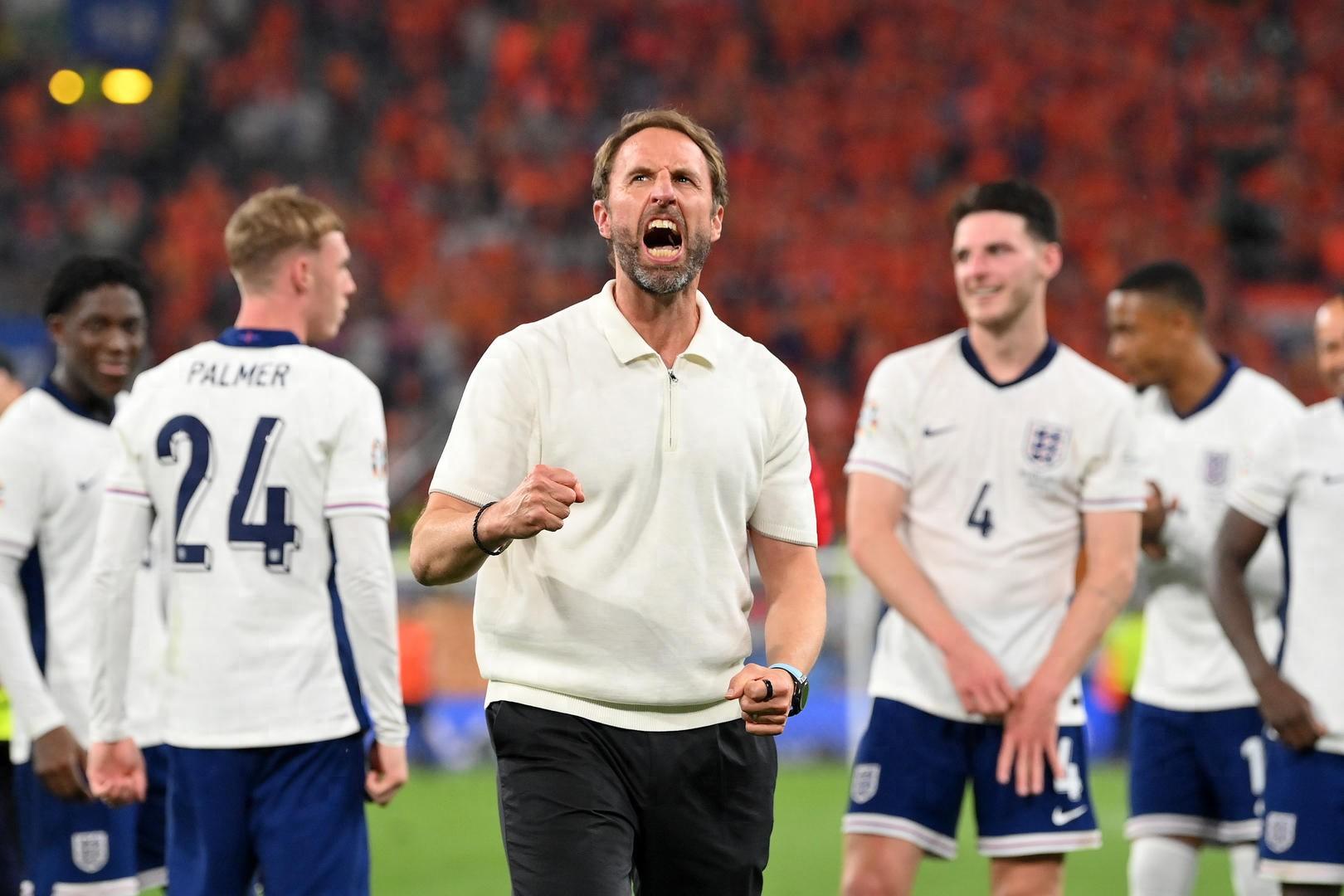 关于荷兰战胜乌克兰，勇夺欧预赛胜利的信息