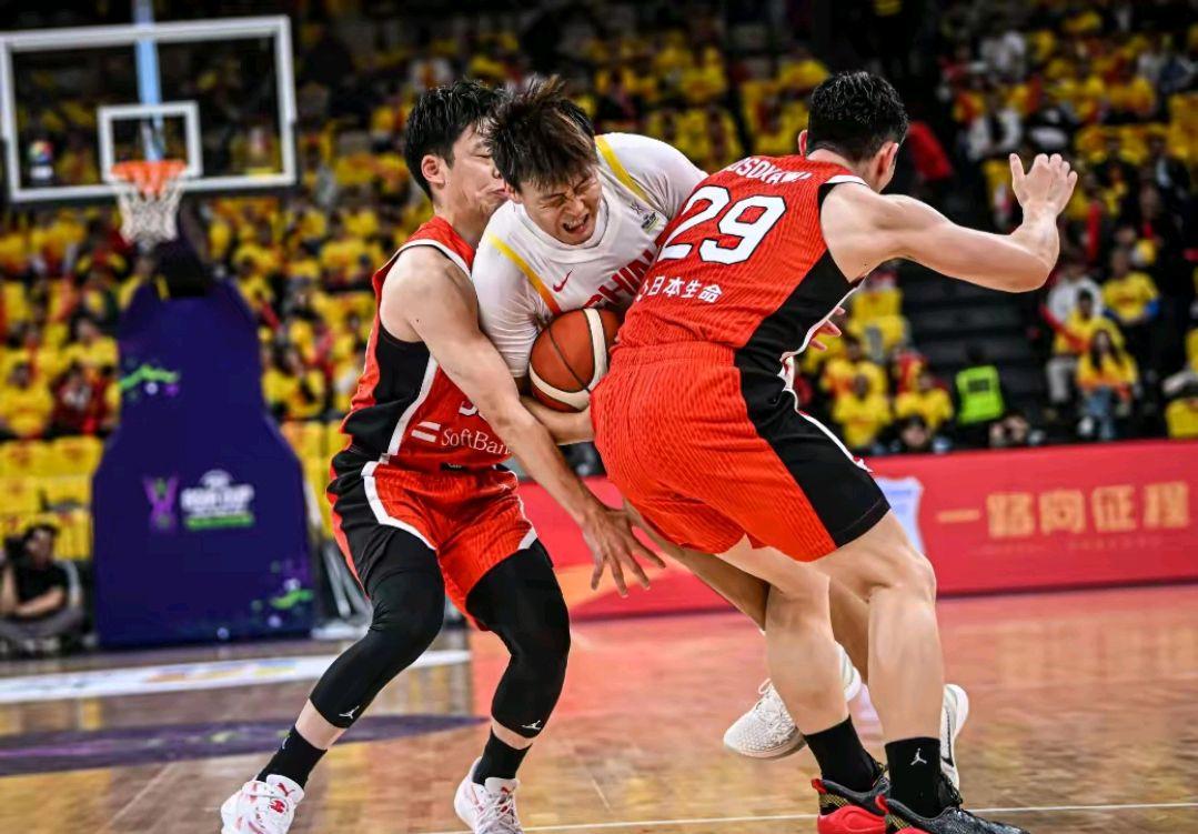 吉林男篮主场主动进攻，击败对手