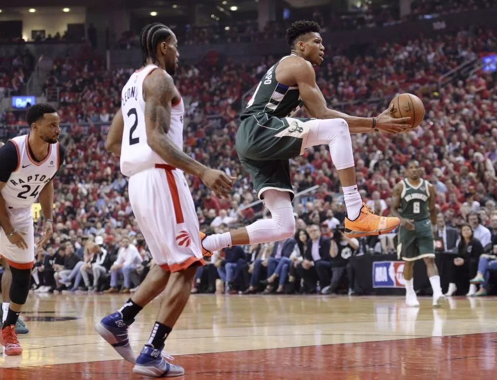 包含雄鹿官方公布新规，猛龙引发争议，威金斯球迷热议！的词条