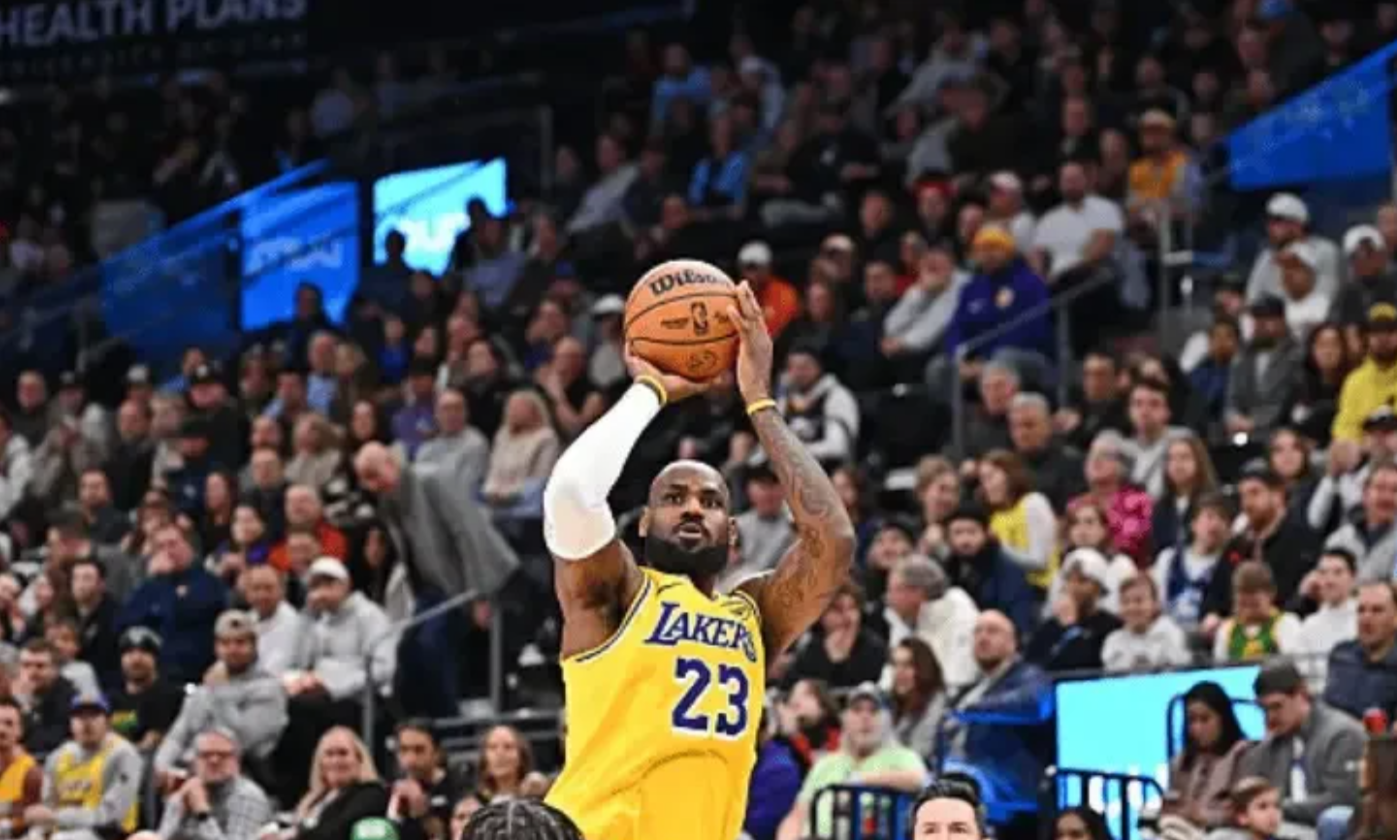 爵士绝杀时刻，三连败点燃赛场，刷新队史纪录迎来胜利！的简单介绍